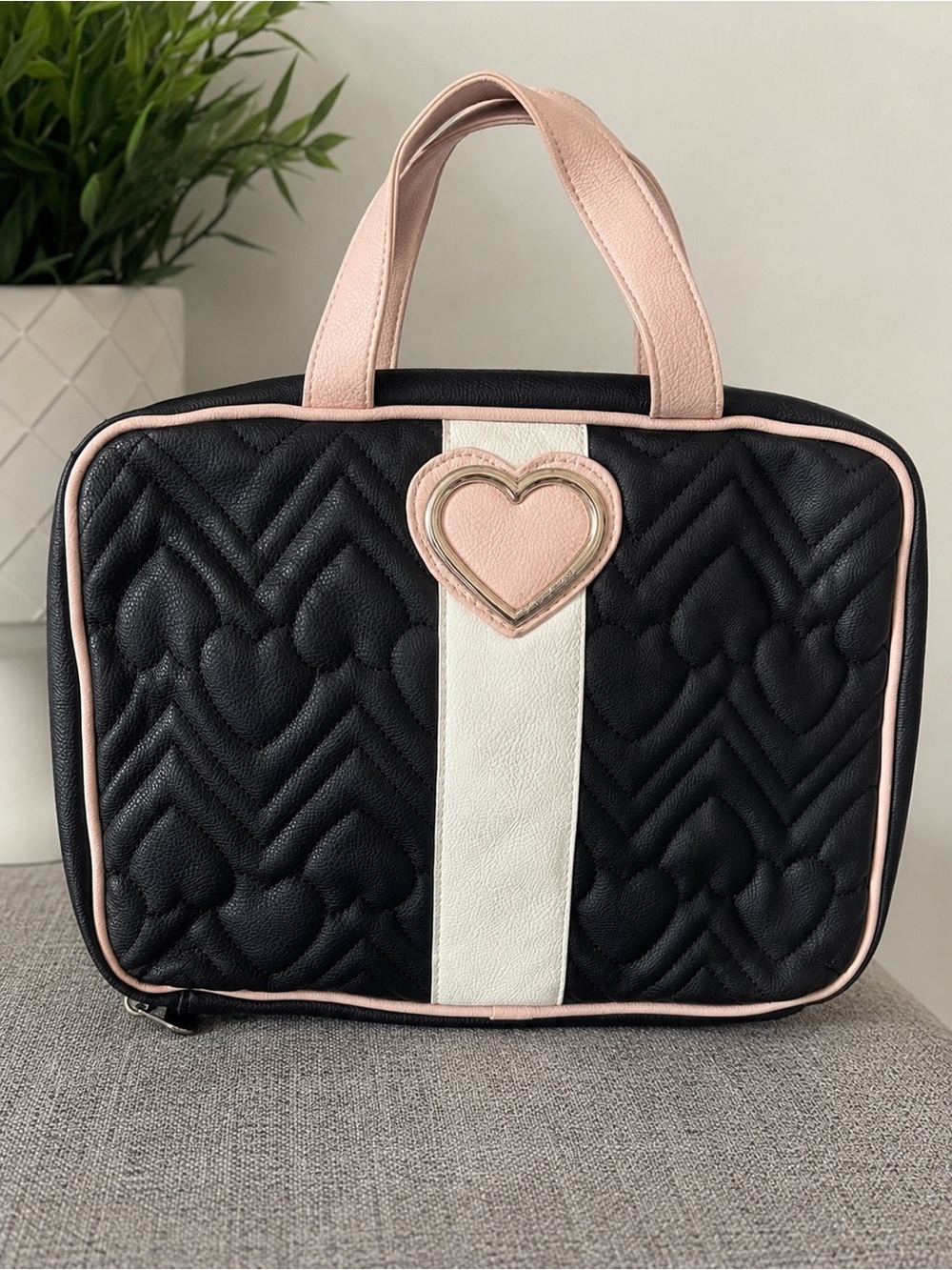 Betsey Johnson Black Quilted Heart Cosmetic Travel Organizer Case